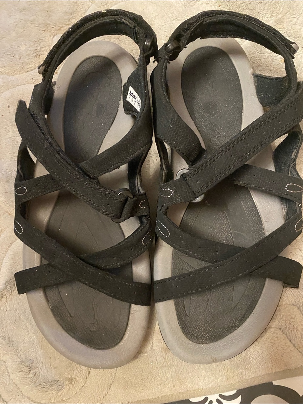 Preowned Hi tech Women's Black Strappy Sandals 7 excellent like new